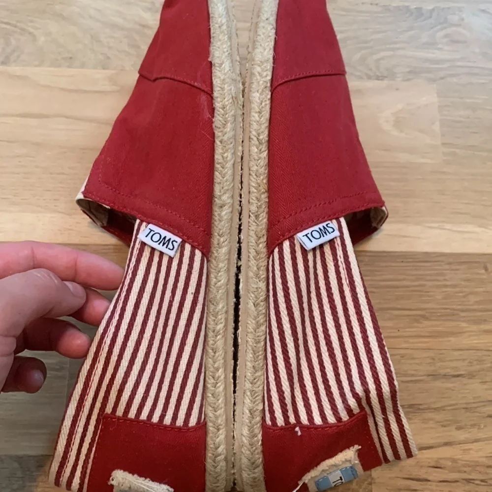 Toms Canvas Alpargata Rope Espadrille Slip-On Shoe Red w/ Stripes Women’s 10M